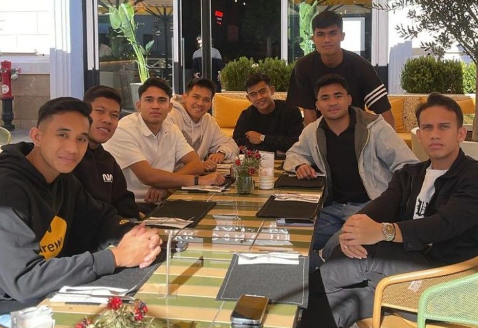 Foto yang dikritik oleh penggemar karena dituding ada geng di Timnas Indonesia.