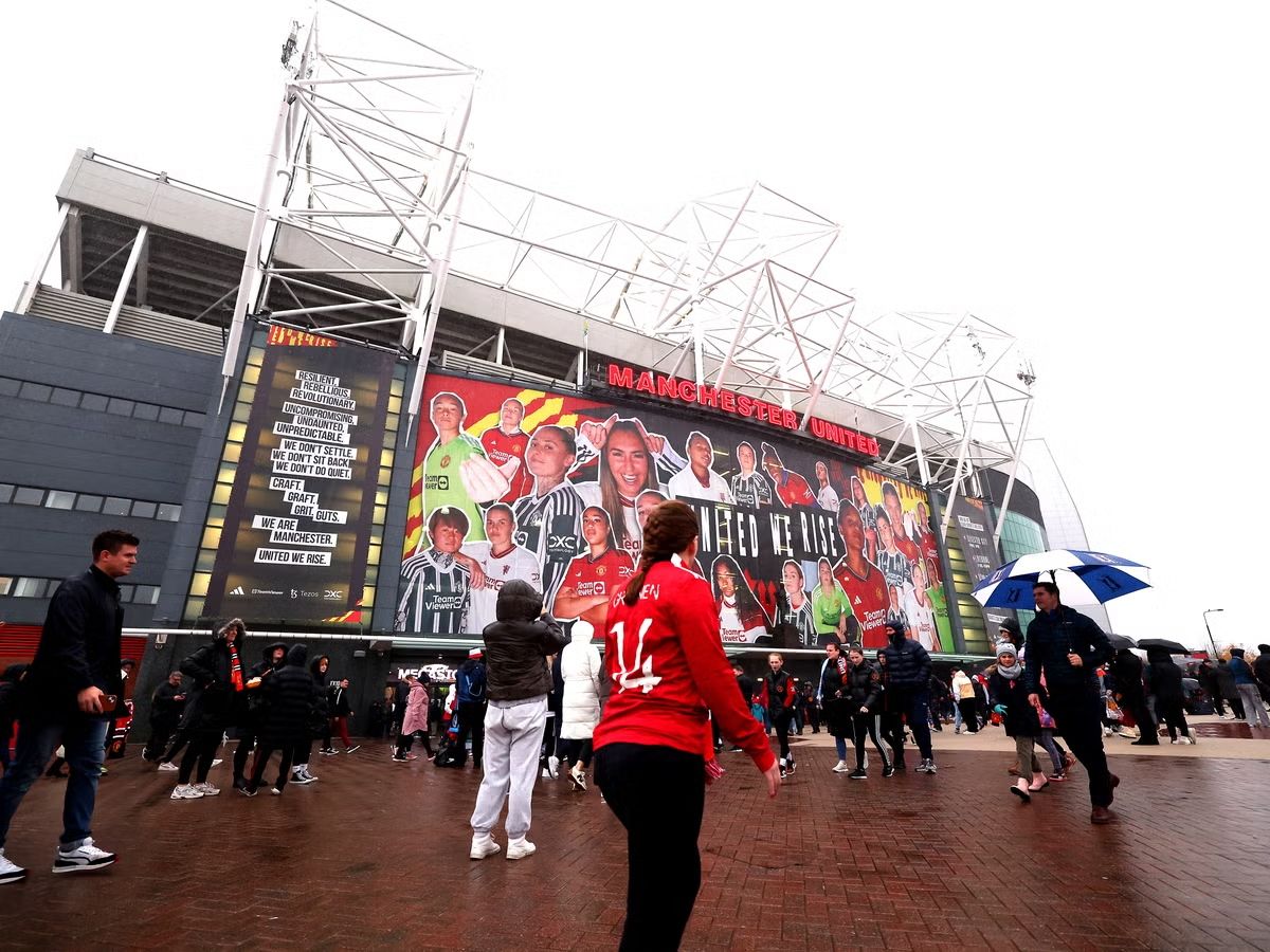 Old Trafford Dapat Bintang 1 soal Penyajian Makanan