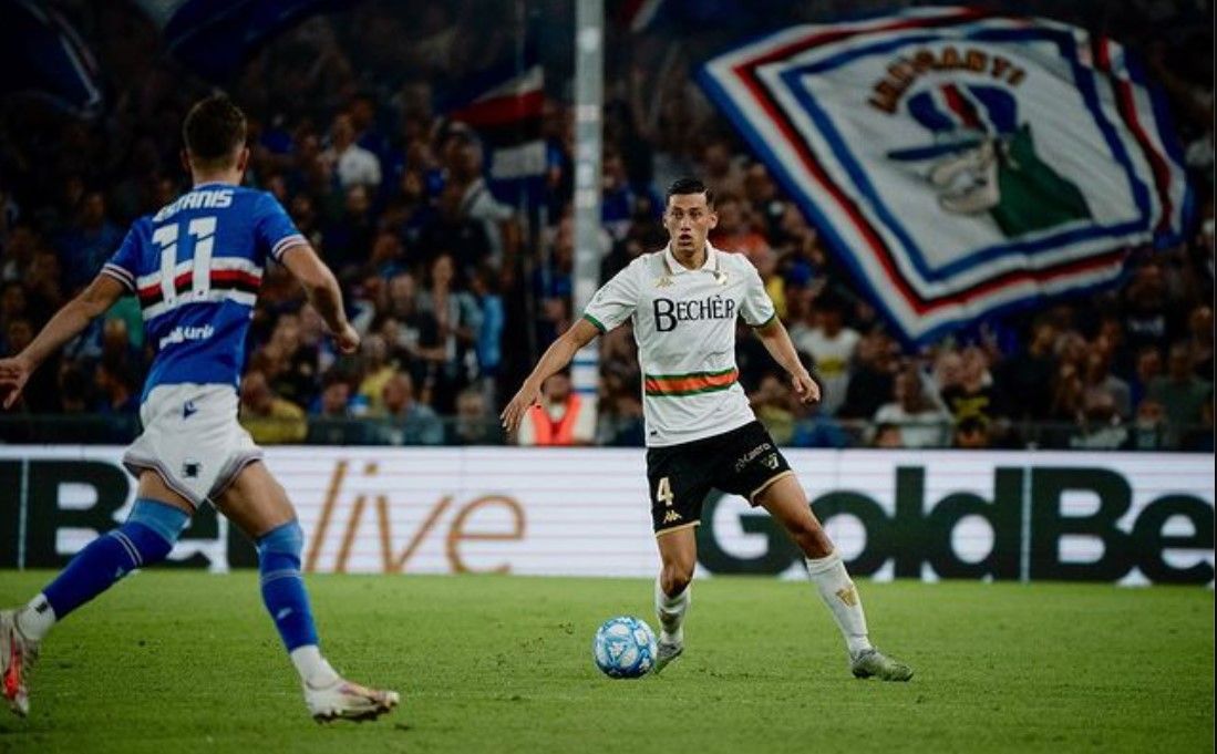 Meski saat ini sudah menjadi pemain di Serie A bersama Venezia dan juga berstatus penggawa timnas Indonesia, karier Jay Idzes tidak selalu mulus.