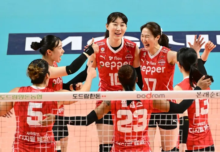 AI Peppers Saving Bank jadi tim paling apes di V-League musim ini.