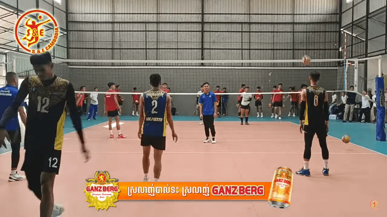 Luvi Febrian, I Gede Wira Yudha, Dio Zulfikri Melakoni Laga Uji Coba di Liga Voli Kamboja (Sumber: SS Youtube @S&E Cambodia)