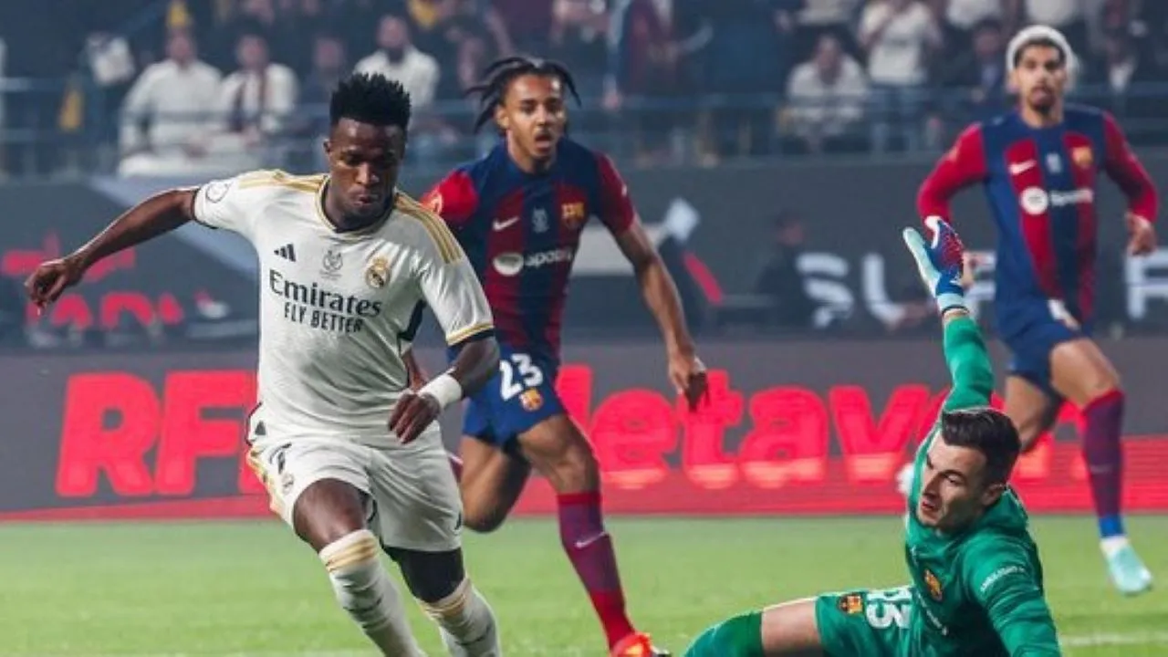 Hattrick Vinicius Jr Bawa Madrid Raih Gelar ke-13 Piala Super Spanyol