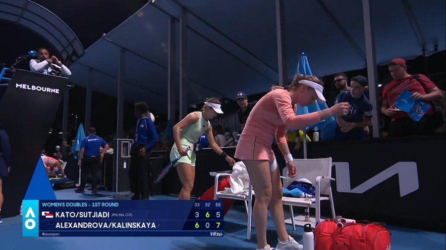 Aldila Sutjiadi/Miyu Kato kalah dari pasangan Rusia Anna Kalinskaya/Ekaterina Alexandrova di Australian Open 2024, Senin (16/1/2024)/tangkapan layar Australian Open 2024.