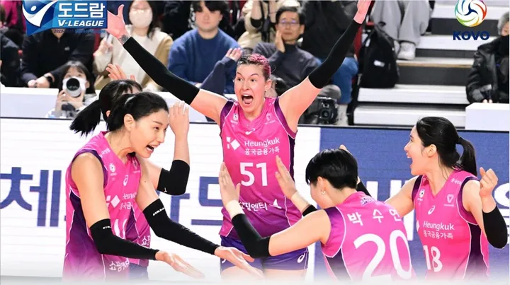 Willow Johnson melakoni debutnya di V-League saat Pink Spiders lawan Hi-Pass, Selasa (30/1/2024)/foto: IG KOVO.