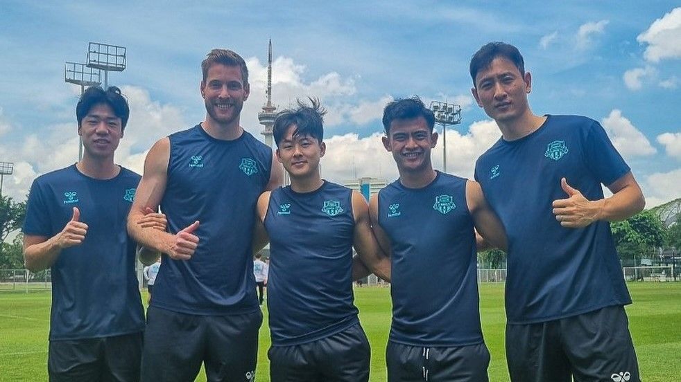 Pratama Arhan bersama Suwon FC Latihan Perdana di Jakarta