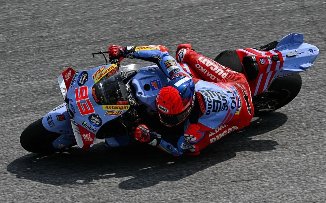 Jadi Rider Terlelet Ducati di Day 2 Tes MotoGP Sepang, Marquez Santai