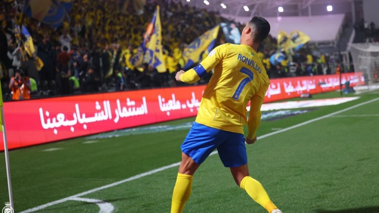 Cristiano Ronaldo merayakan gol di depan penggemar Al-Nassr/X Al-Nassr