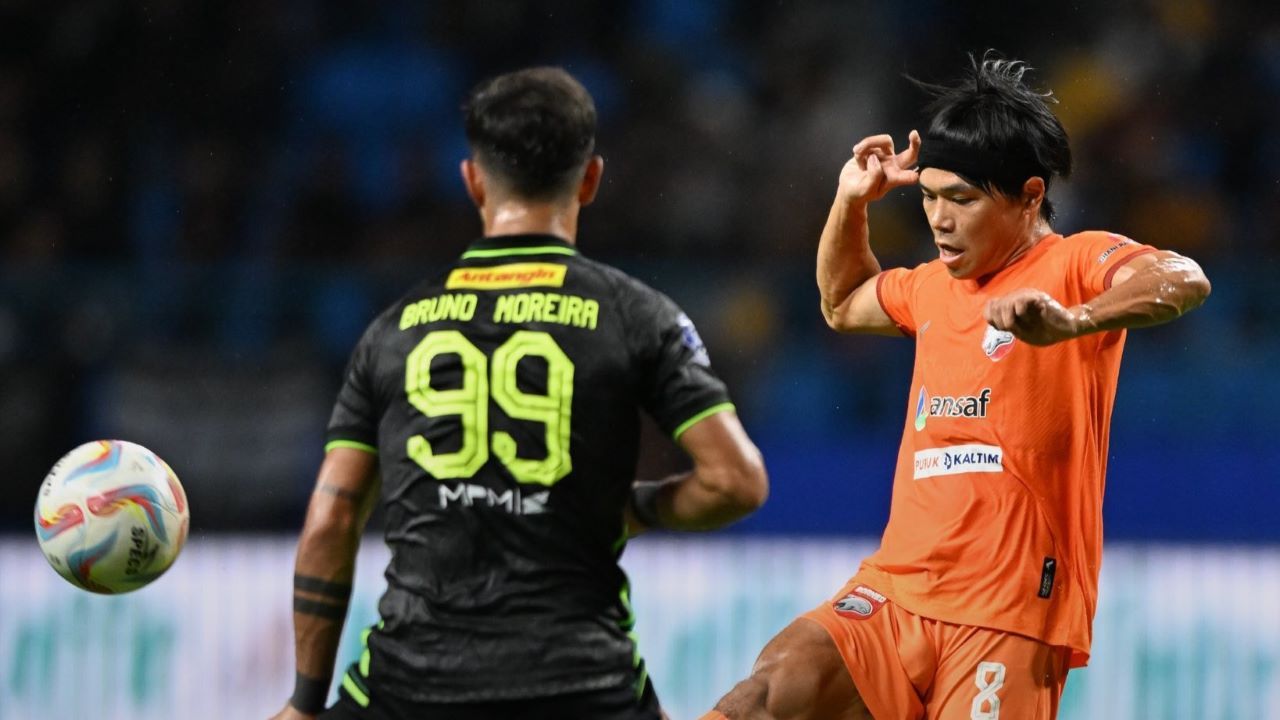 Pertandingan Borneo FC vs Persebaya di Liga 1 2023/2024/ X Borneo FC