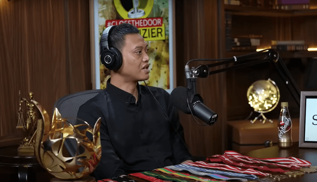 Kurnia Meiga saat di podcast close the door