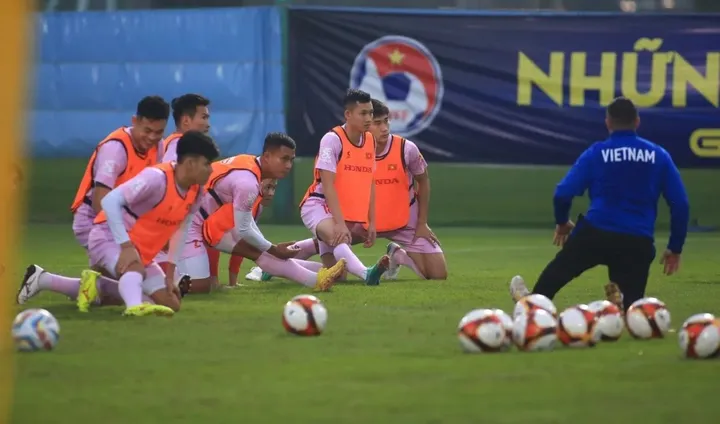 Vietnam fokus latihan serangan balik dan jebakan offside jelang lawan Timnas Indonesia di Kualifikasi Piala Dunia 2026.