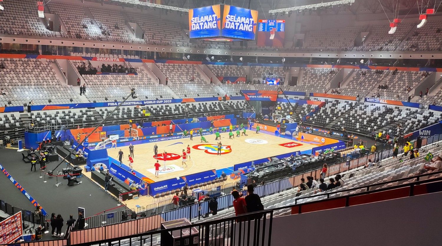 POV tribun Indonesia Arena yang jadi venue laga Red Sparks vs Indonesia All Star pada 20 April 2024/foto: Twitter @ignroberto.