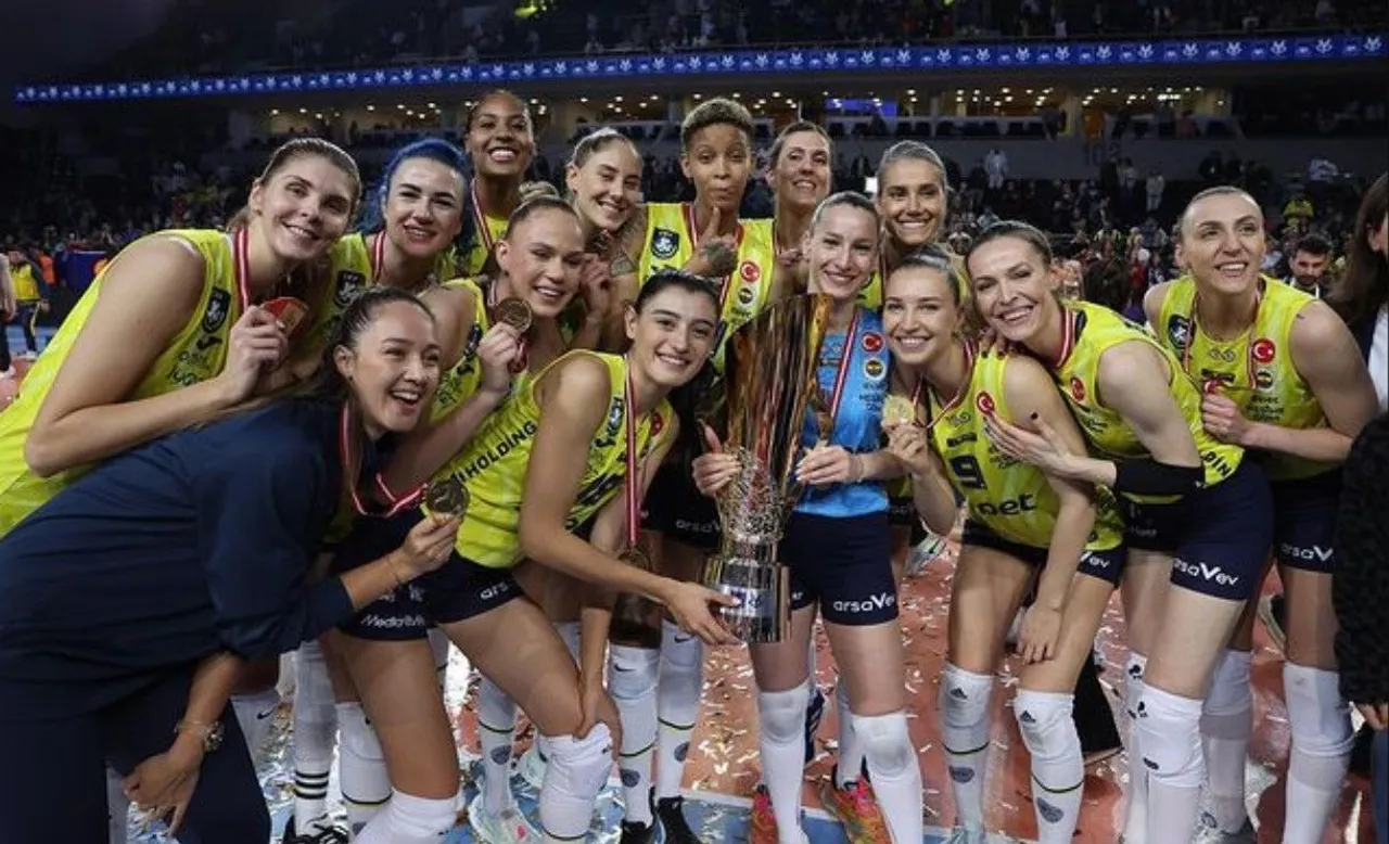 Fenerbahce Juara Turkish Cup usai Tumbangkan Eczacibasi