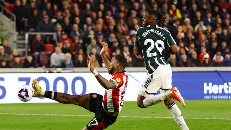 Laga Brentford melawan Manchester United Berlangsung dramatis