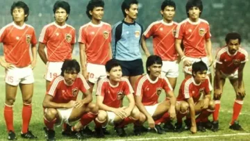 Menpora Lelang Jersey Timnas Indonesia Juara SEA Games 1987