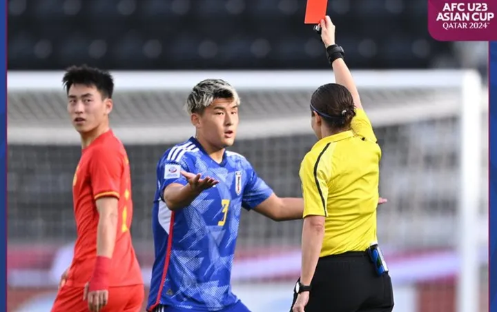 Bek Jepang, Ryuya Nishio, dikartu merah saat lawan China di Piala Asia U-23 2024, Selasa (16/4/2024) malam WIB/foto: AFC.