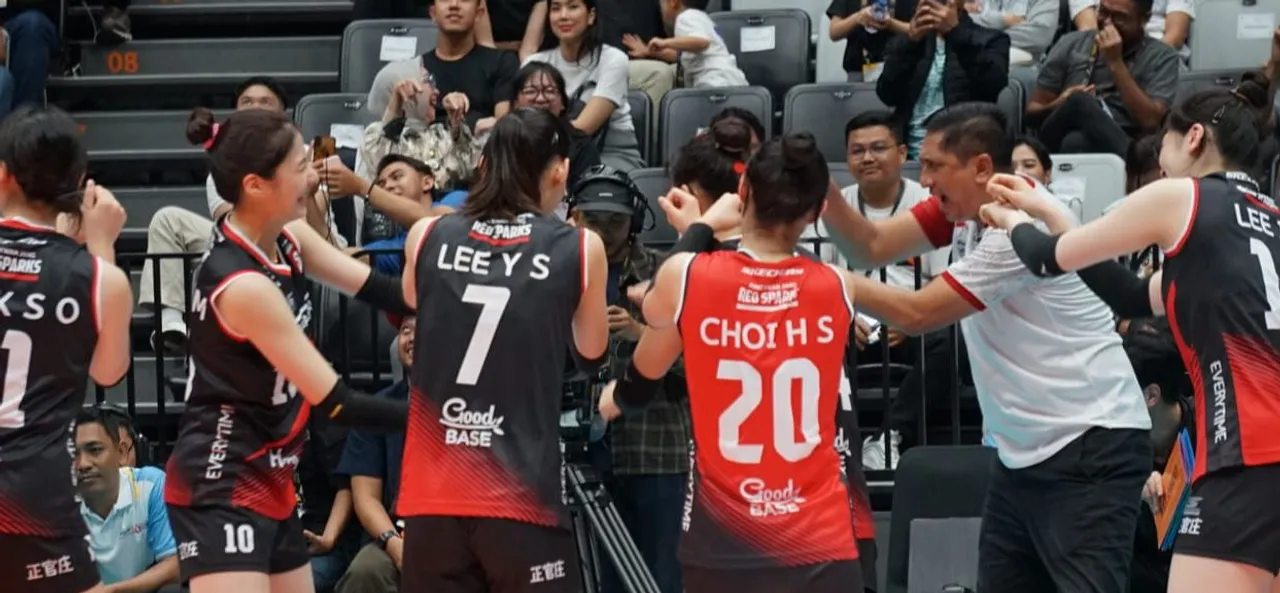 Pedro Lilipaly, Pelatih Indonesia All Stars berada di sisi Red Sparks (Sumber: SportCorner Reza Rabbani)