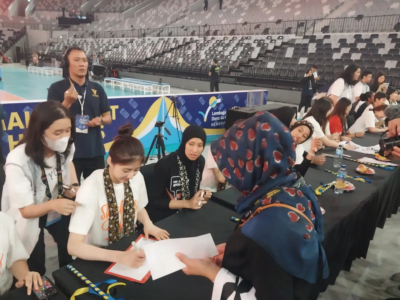 Suasana Acara Fans Signing di Indonesia Arena
