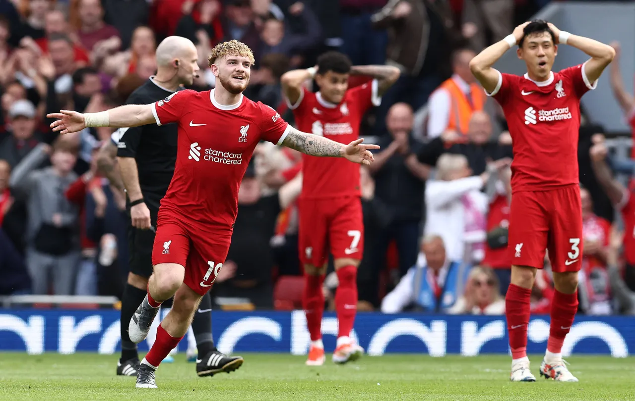 Skor meriah 4-2 jadi hasil akhir laga Liverpool vs Tottenham Hotspur yang digelar pada Minggu (5/6/2024) malam WIB di pekan 36 Premier League 2023/2024.