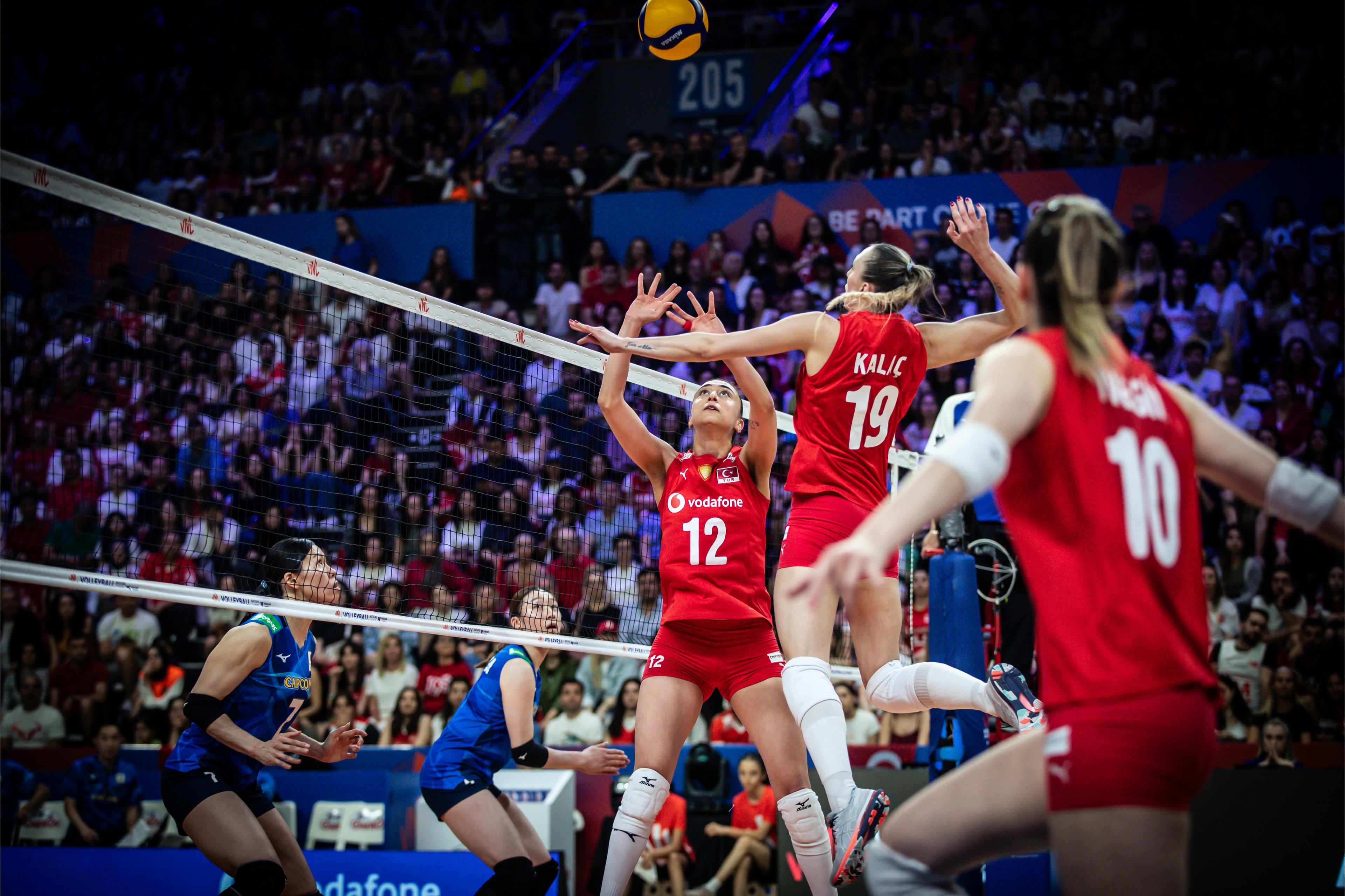 Berikut adalah link live streaming laga Volleyball Nations League (VNL) 2024 Putri antara Jerman vs Turki yang digelar Kamis (30/5/2024) pukul 02.30 WIB.