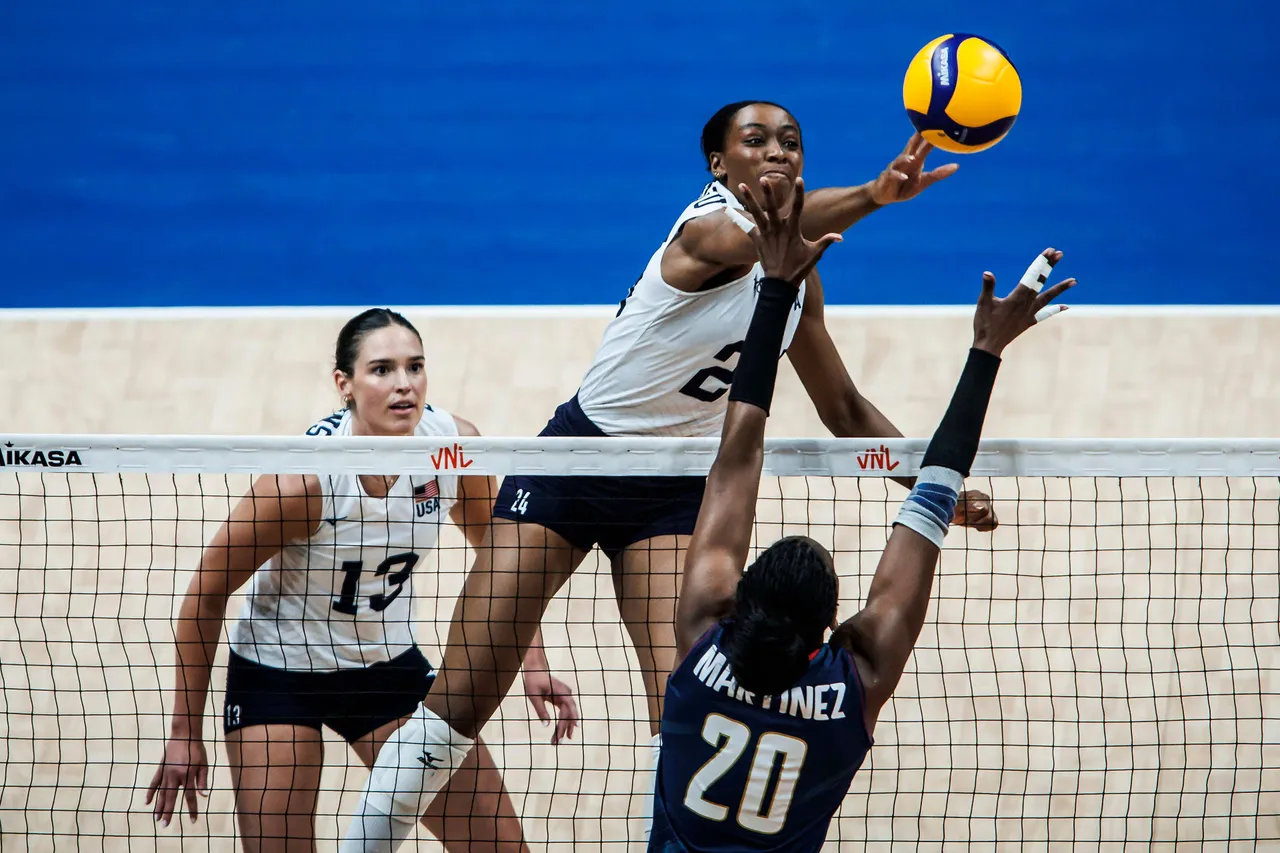 amerika serikat vs republik dominika di VNL 2024 (volleyballworld.com).jpg