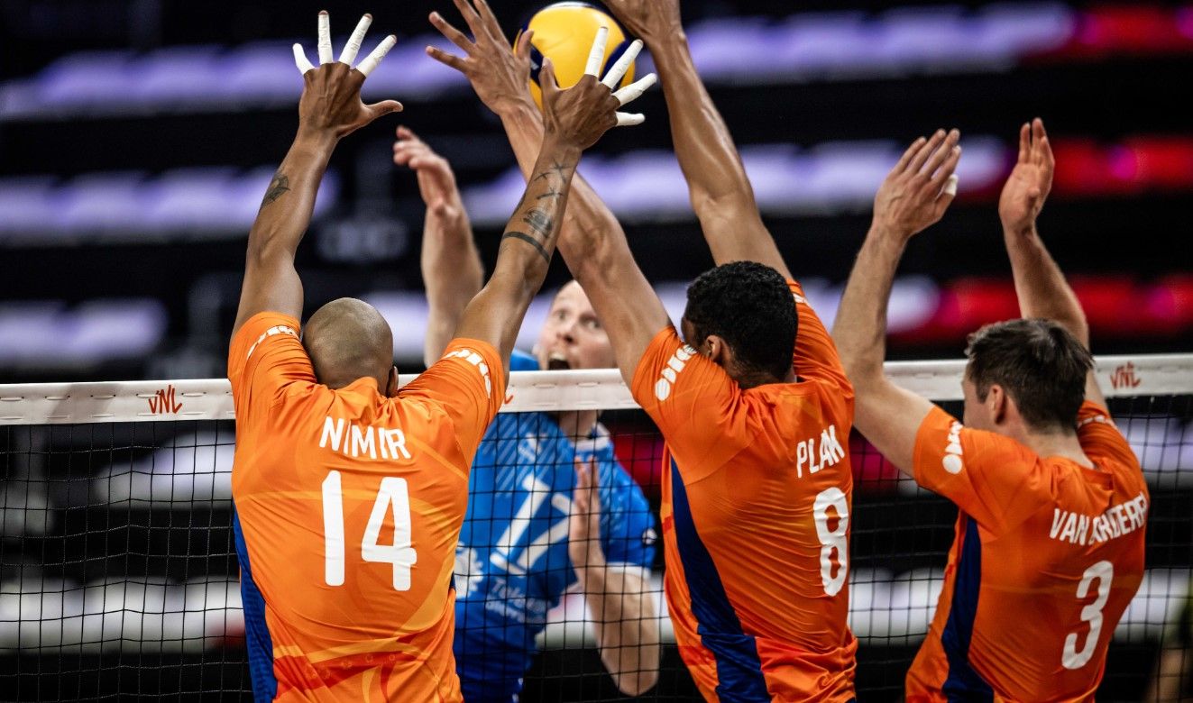 Belanda menghadapi Turki di laga kedua VNL 2024 putra/foto: Volleyball World.