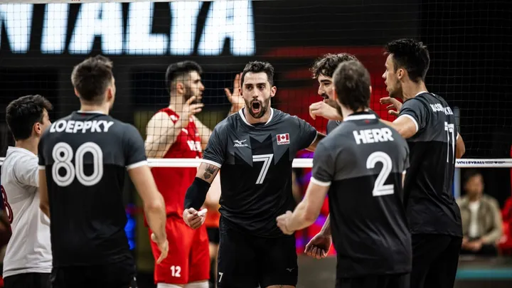 Kanada menghadapi Slovenia dalam lanjutan VNL 2024 putra pekan pertama, Sabtu (25/5/2024)/foto: Volleyball World.