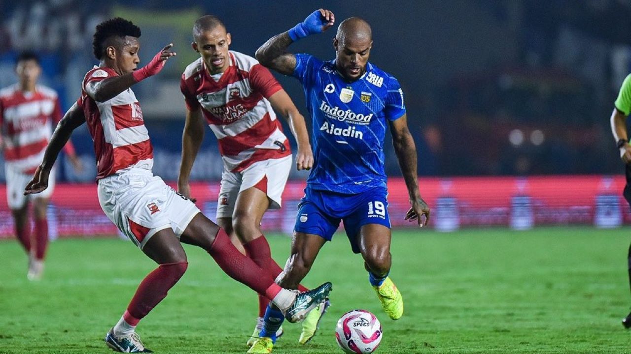 Persib vs Madura United di leg pertama final Championship Series Liga 1/X Persib