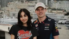 Max Verstappen dan Lisa BLACKPINK - Lisa Penyebab Kegagalan Max Verstappen di F1 GP Monako?