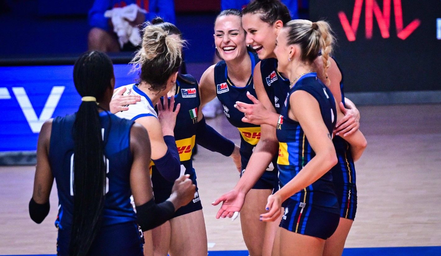 Italia berhasil mengalahkan Republik Dominika di pertandingan kedua pekan kedua VNL 2024 putri, Kamis (30/5/2024)/foto: Volleyball World.