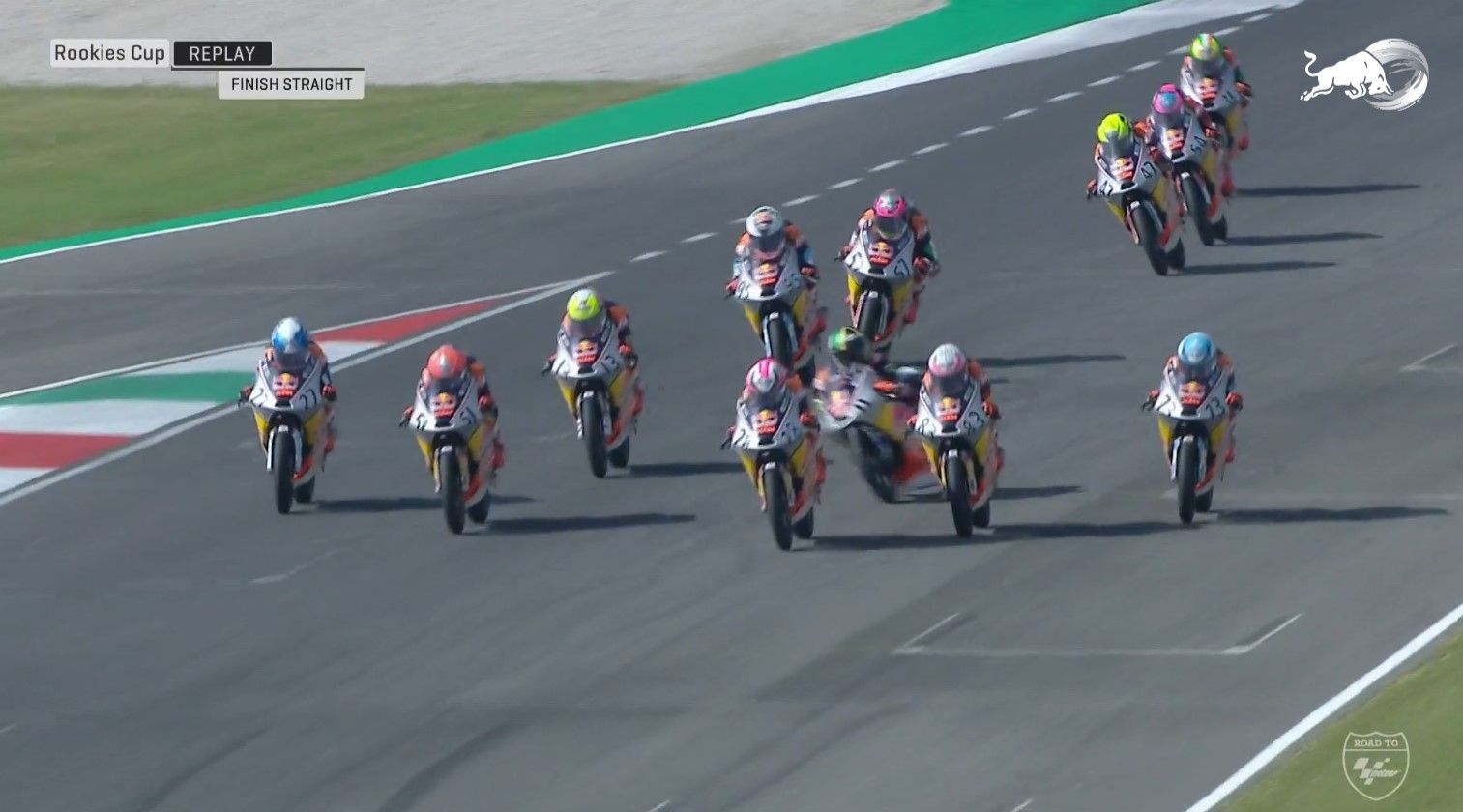 Crash yang terjadi di lap terakhir Red Bull Rookies Cup 2024 di Sirkuit Mugello, Italia, Minggu (2/6/2024).