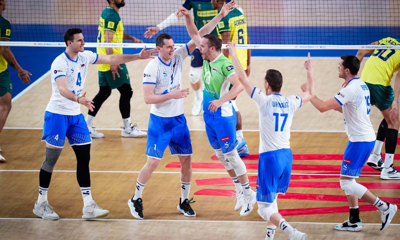 Berikut adalah link live streaming laga Volleyball Nations League (VNL) 2024 Putra antara Slovenia vs Italia yang digelar Minggu (23/6/2024) pukul 01.30 WIB.