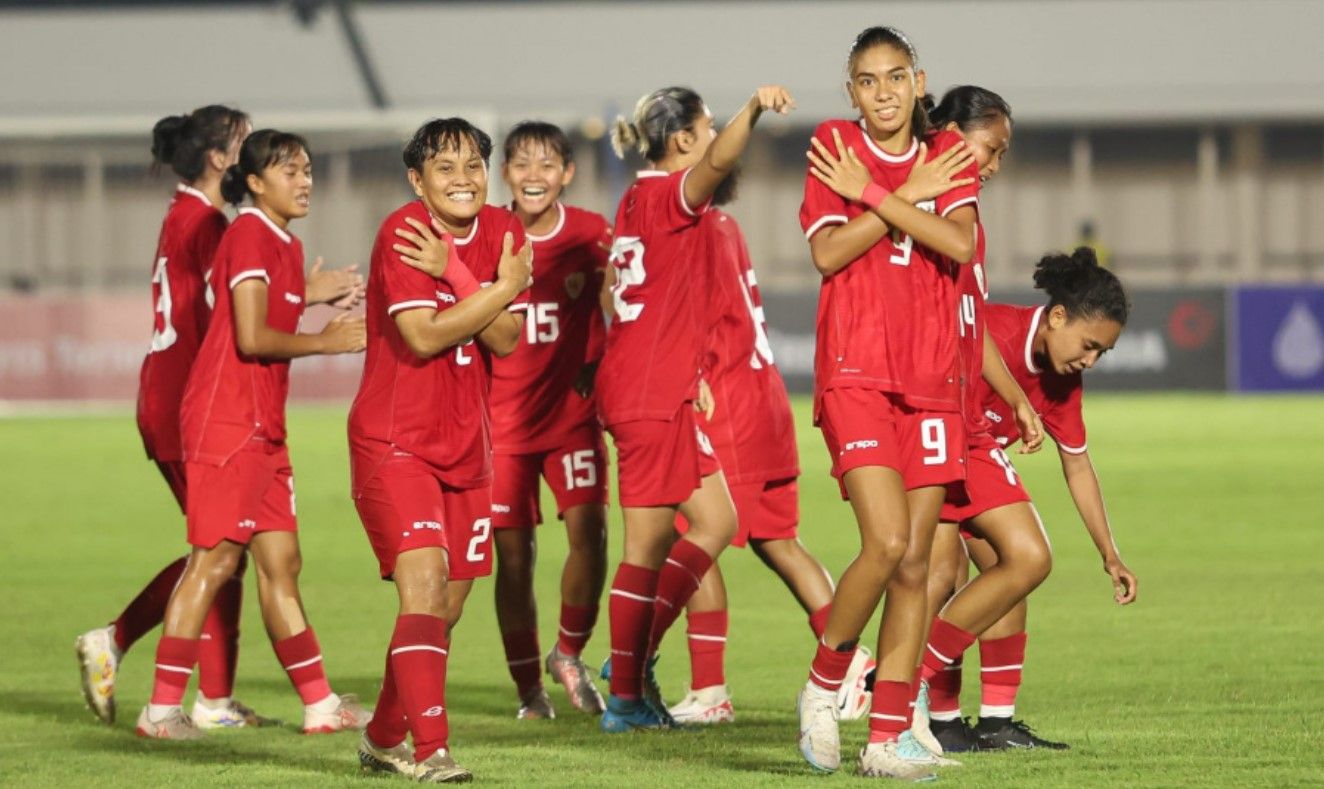 Timnas Indonesia putri mendapat kenaikan peringkat dalam update terbaru rangking dunia FIFA per Jumat (14/6/2024).