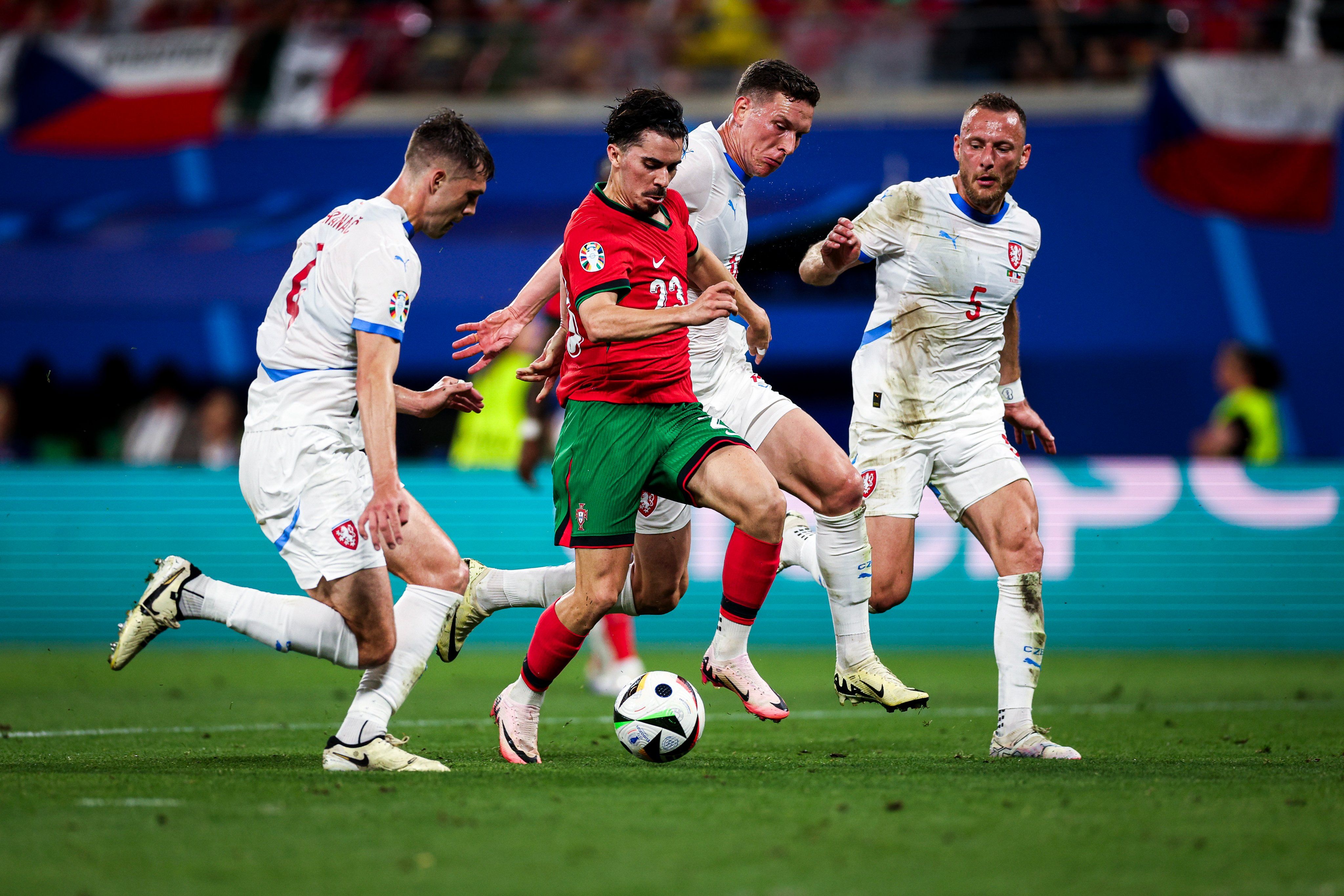 Portugal berhasil memenangkan laga pertama fase grup mereka di Piala Eropa 2024 dengan skor 2-1 atas Republik Ceko pada Rabu (19/6/2024) dini hari WIB.