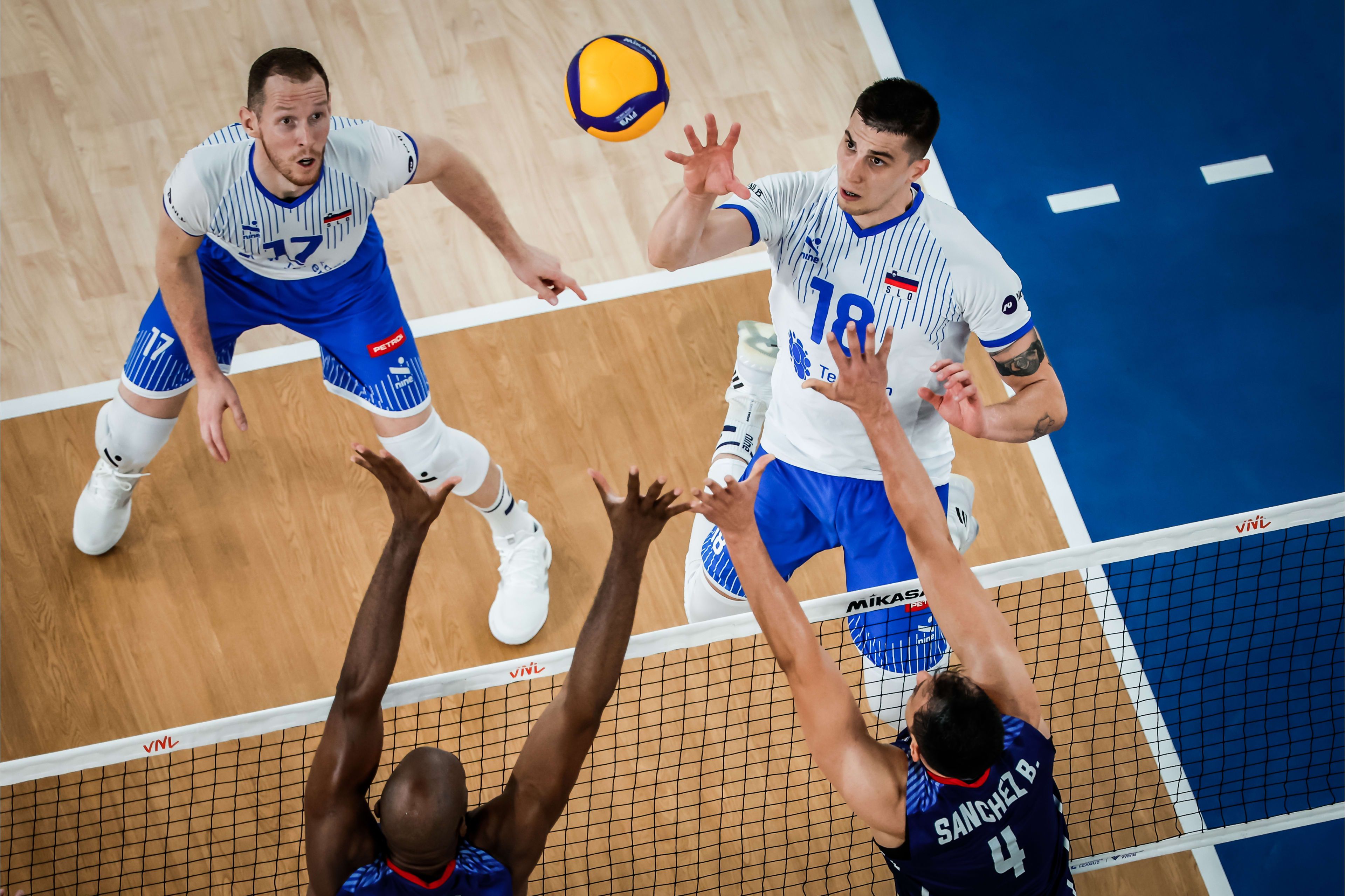 Berikut adalah link live streaming laga Volleyball Nations League (VNL) 2024 Putra antara Slovenia vs Argentina, Sabtu (29/6/2024), pukul 01.00 WIB.