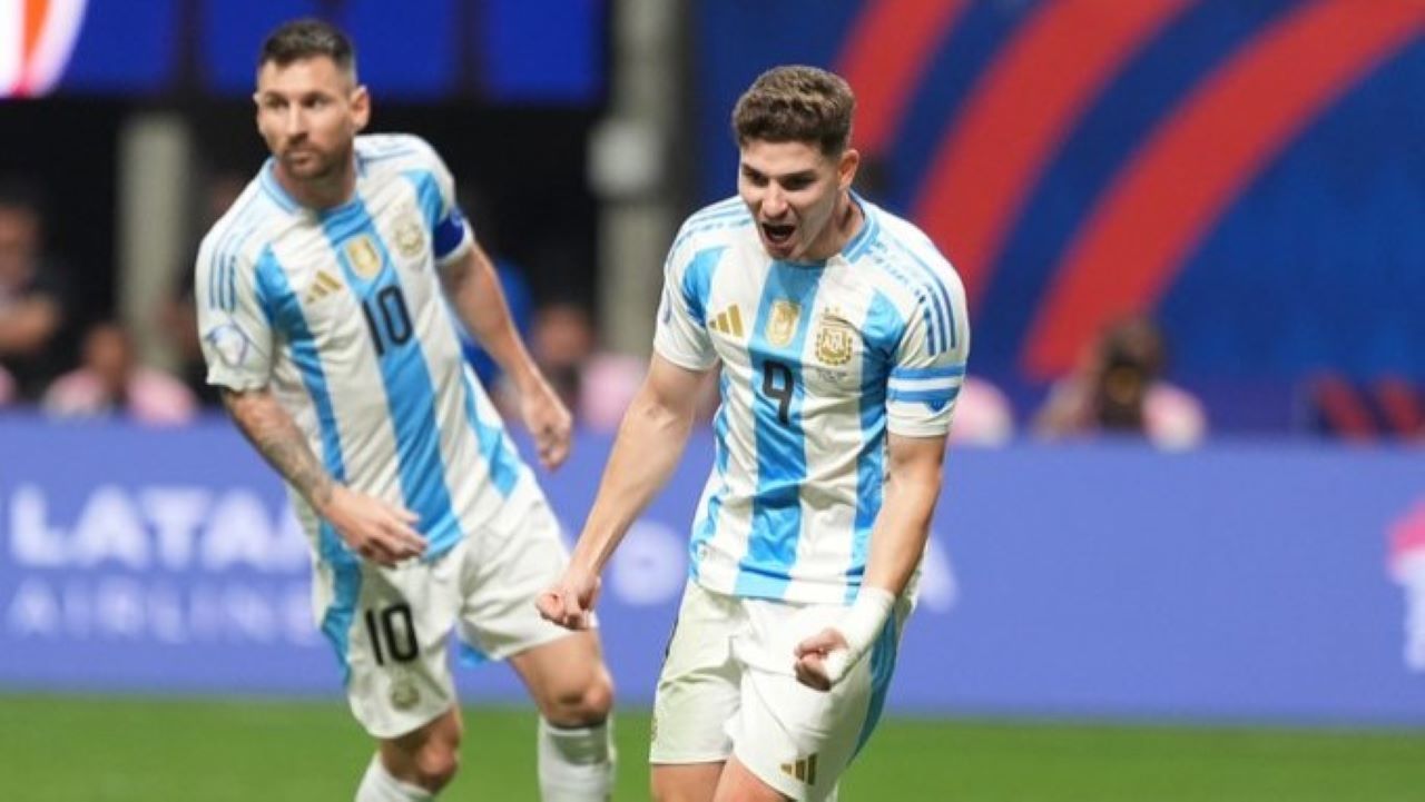 Berikut adalah link live streaming laga Copa America 2024 antara Argentina vs Peru yang akan digelar pada Minggu (30/6/2024) pukul 07.00 WIB.