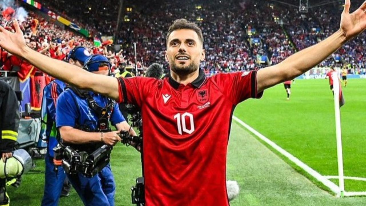 Nedim Bajrami, pemain Timnas Albania/X