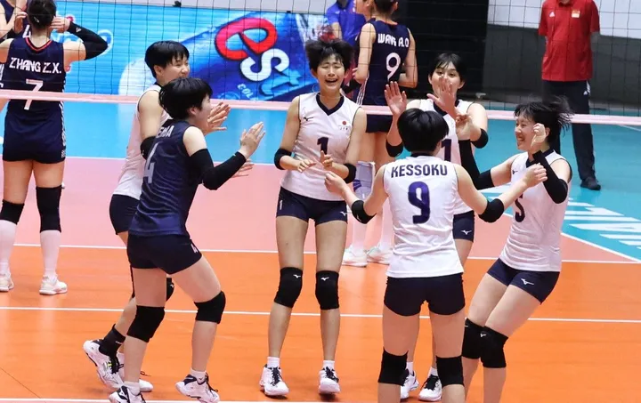 Jepang kalah dari China di Kejuaraan voli Asia U-18 2024, Minggu (23/6/2024)/foto: AVC.