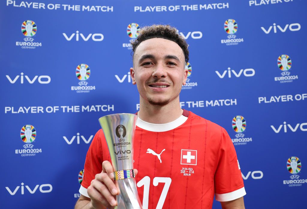 Meski sukses Swiss menggulingkan Italia di babak 16 besar Piala Eropa 2024 adalah buah usaha kolektif tim, namun Ruben Vargas tetap jadi buah bibir dan berikut profilnya.