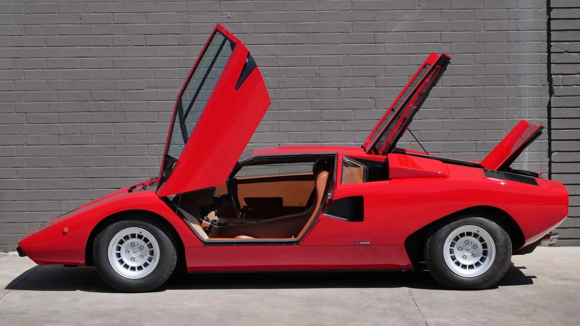 Lambo Countach Rod Stewart Cover- BRING A TRAILER.