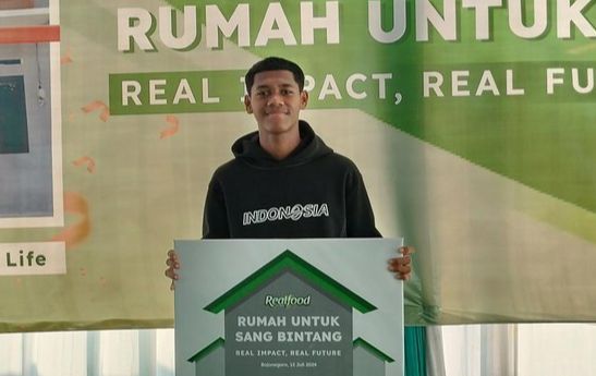 Realfood Beri Hadiah Rumah untuk Fadly Roberto