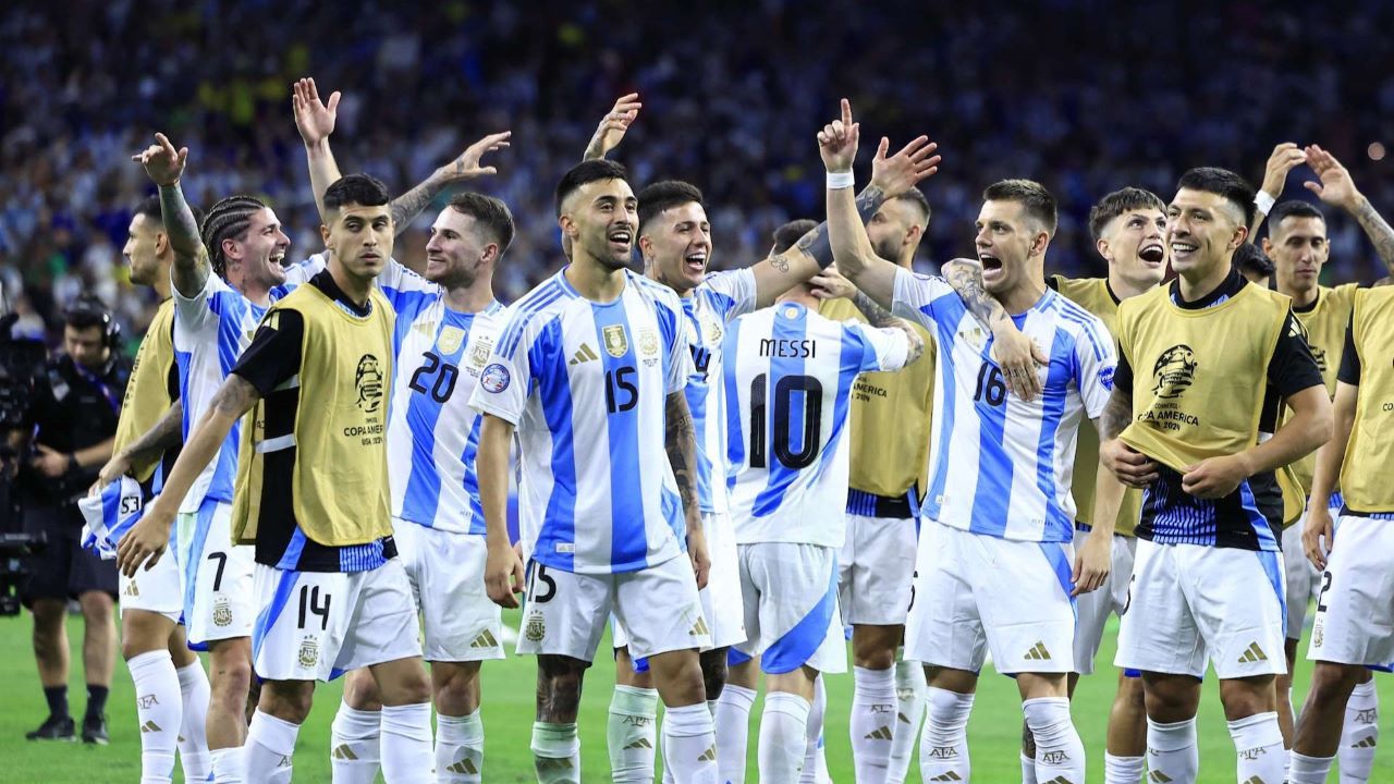 Berikut adalah link live streaming final Copa America 2024 antara Argentina vs Kolombia yang akan digelar pada Senin (15/7/2024) pukul 07.00 WIB.