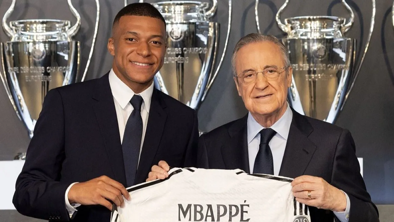 Kylian Mbappe Resmi Diperkenalkan Madrid Dihadapan 80 Ribu Penonton