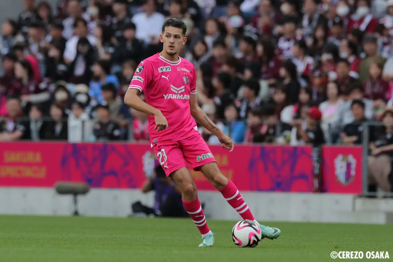 Gagal Buktikan Reputasi Top, Rapor Merah Justin Hubner di Cerezo Osaka