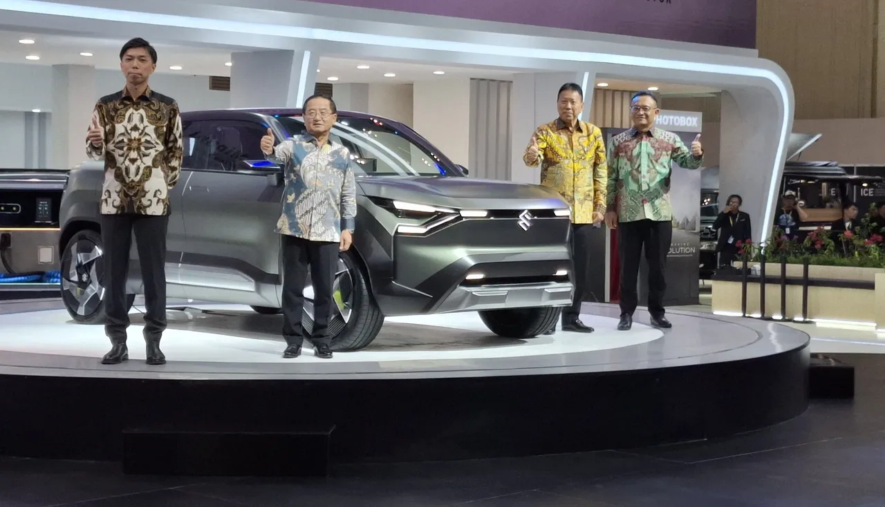 SIS Hadirkan Mobil Konsep Listrik Perdana Suzuki eVX