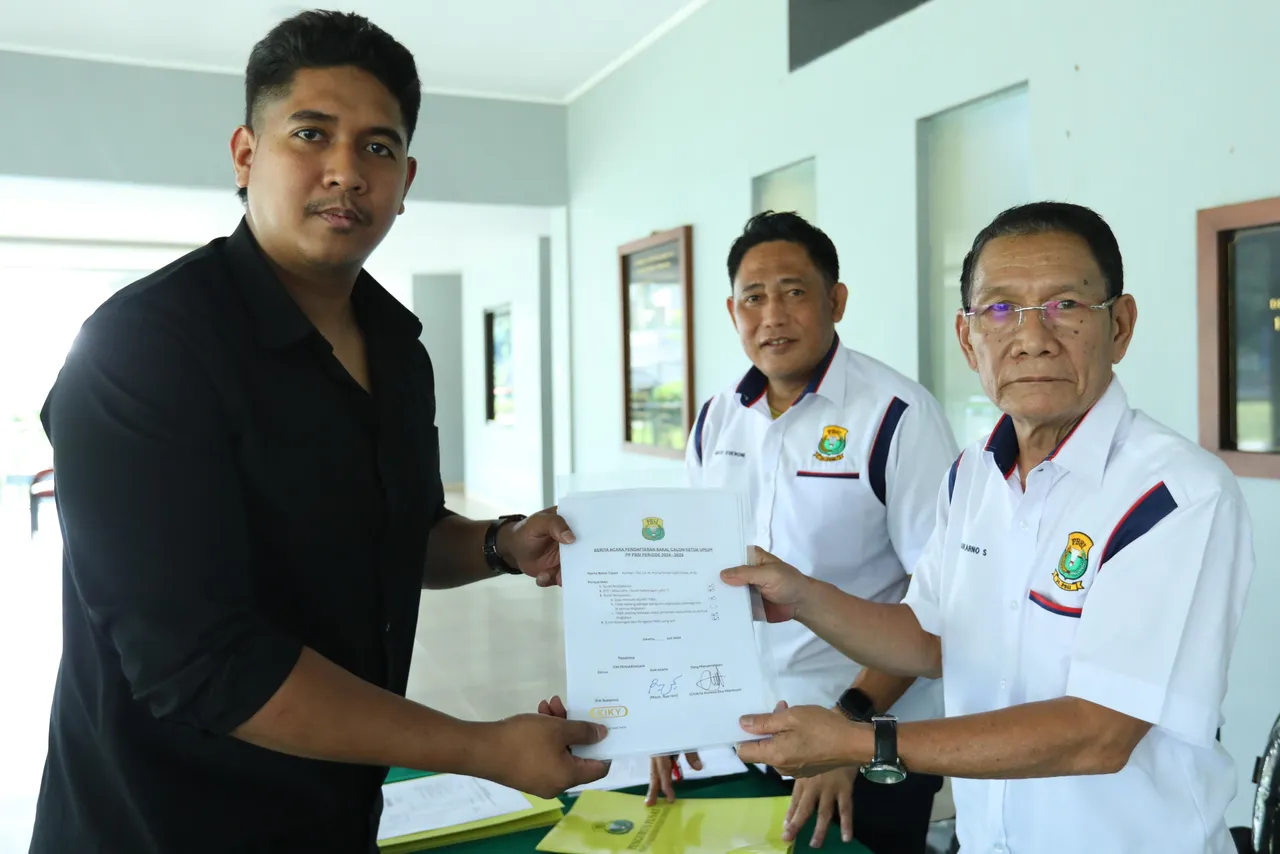 Kuasa Hukum Fadil Imran Menyerahkan 35 Surat Dukungan Pengprov PBSI