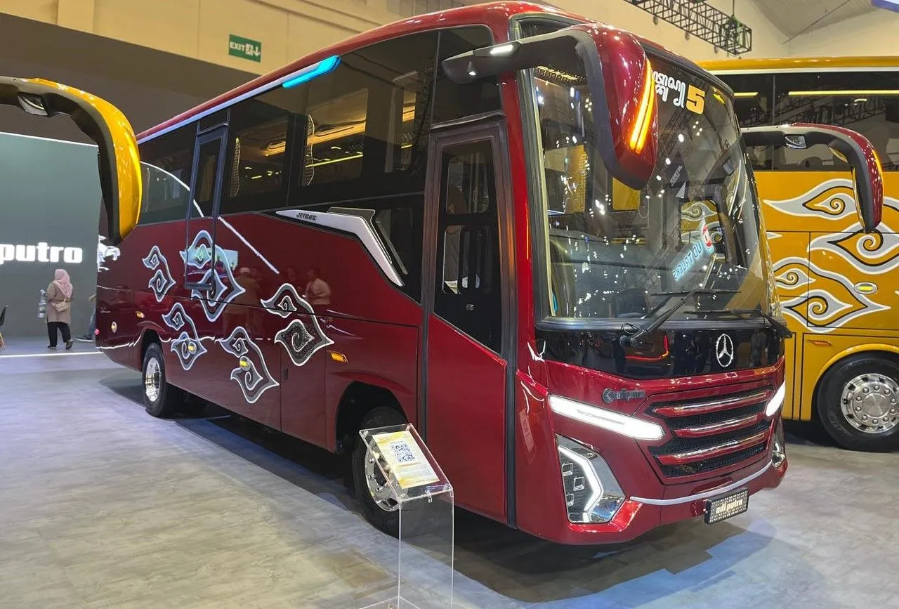 Sst... Ada Bus Medium Mewah Berfasilitas Kamar Mandi di GIIAS 2024