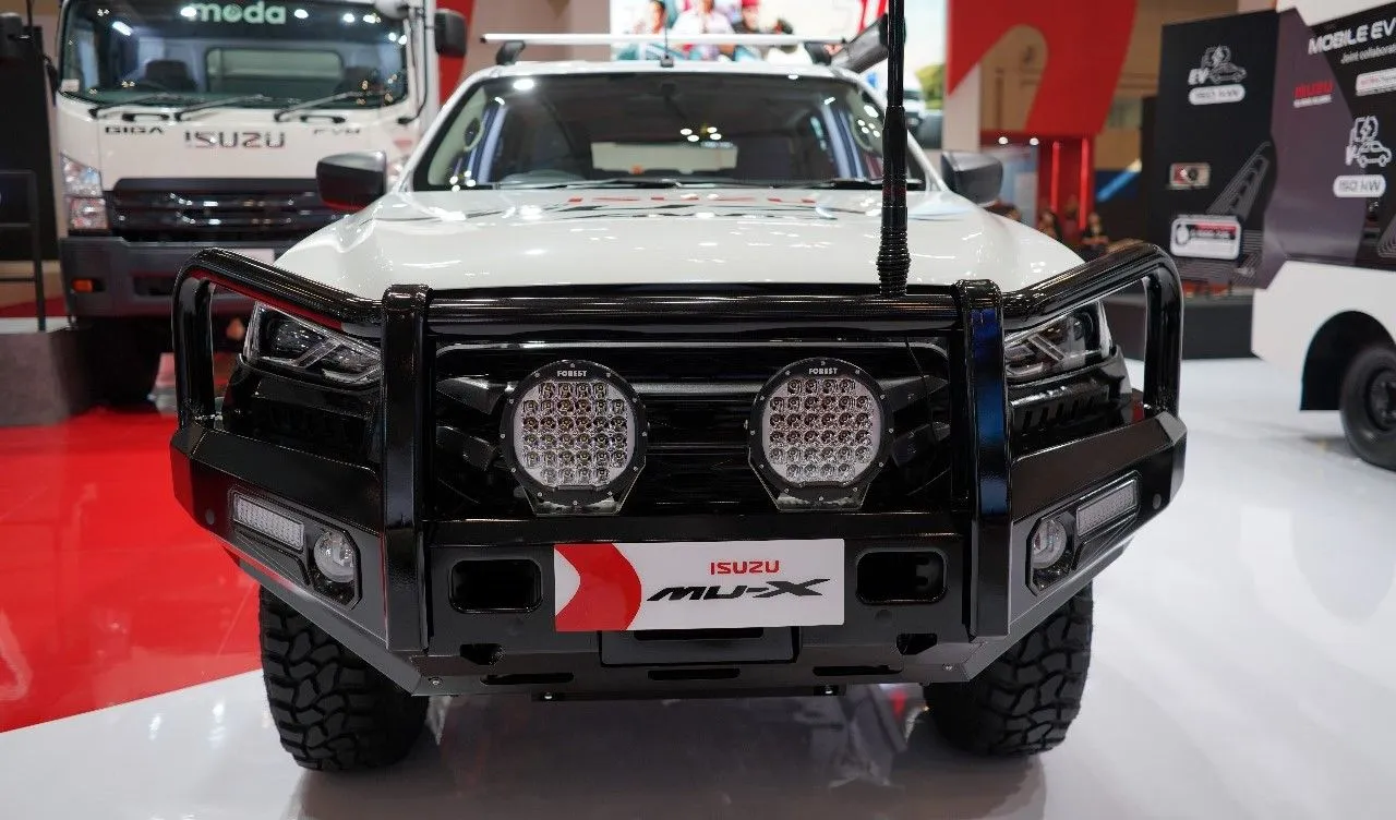 Isuzu Rilis MU-X 2024 dan D-Max SC 2024 di GIIAS Ke-31