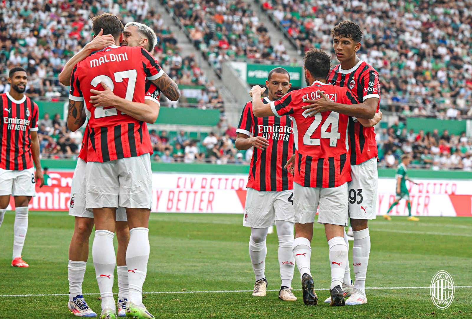 Berikut adalah link live streaming laga pramusim antara Manchester City vs AC Milan yang akan digelar pada Minggu (28/7/2024) pukul 05.00 WIB.