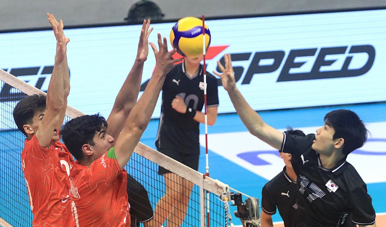 Iran menghadapi Korea Selatan di babak 8 besar AVC U-20 2024 putra, Sabtu (27/7/2024)/foto: AVC.