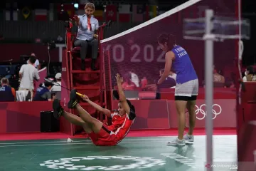 Gregoria Mariska saat berhadapan dengan Ratchanok Intanon di perempatfinal Olimpiade Tokyo tiga tahun silam (Antara Foto)
